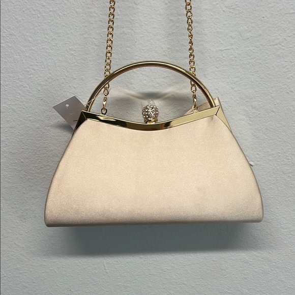 Alessia | Satin Clutch w/ Bow Accent ✨ - Picture 4 of 8